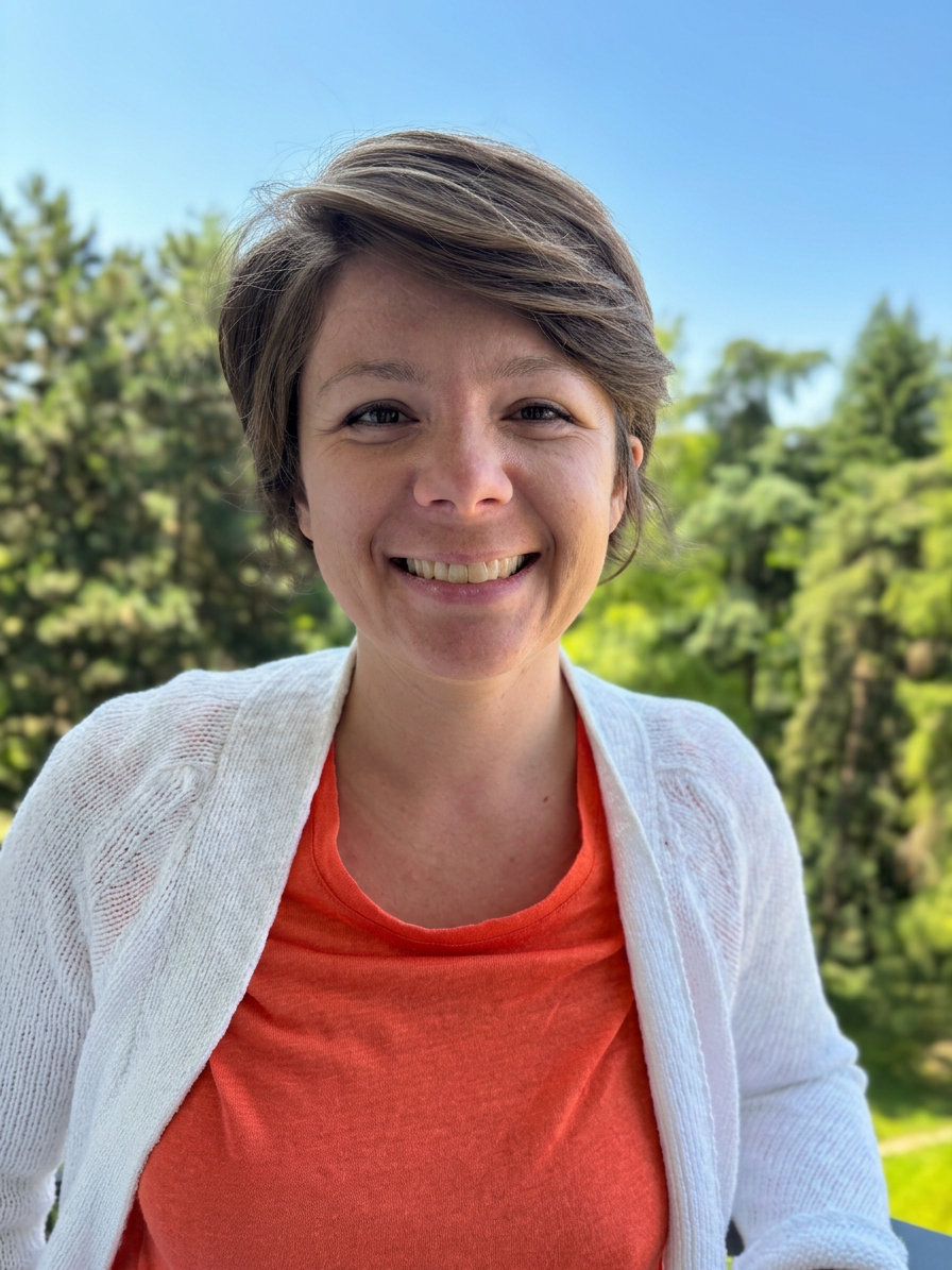 Photos de Hélène BUSON consultante freelance en communication basée à Annecy